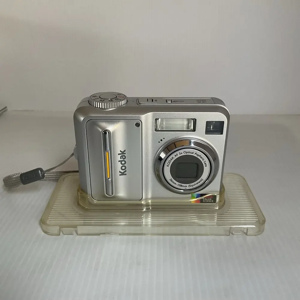 Kodak EasyShare C653 6.1MP Digital Camera Bundle SD Cards Case Tested Working